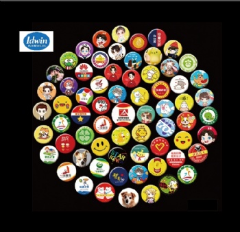 Button pin/button badge